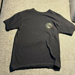 Kids S, black and camo Vans off the wall T-shirt